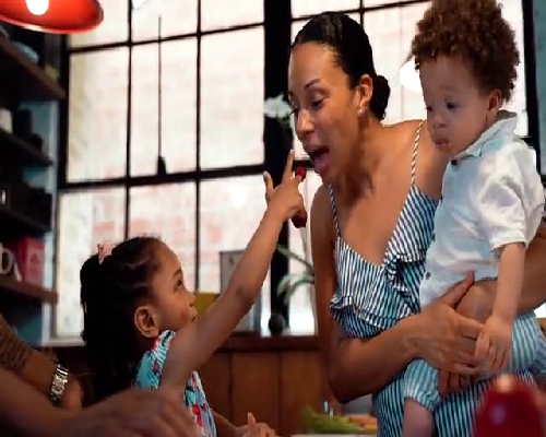 招代孕孕母[精因宝贝生殖中心微信号]+试管婴儿是自己的吗？宝宝是怎么来的？